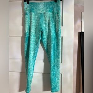 Victoria’s Secret on point flow leggings